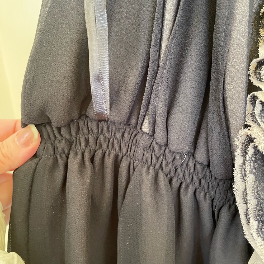 Super cute top from Neiman Marcus collection! Never worn - Picture 4 of 4